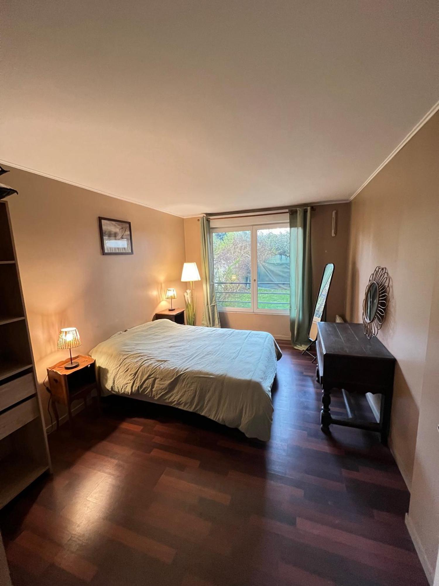 Apartment Pres Du Stade De France + Parking Gratuit Saint-Denis (Seine-Saint-Denis)